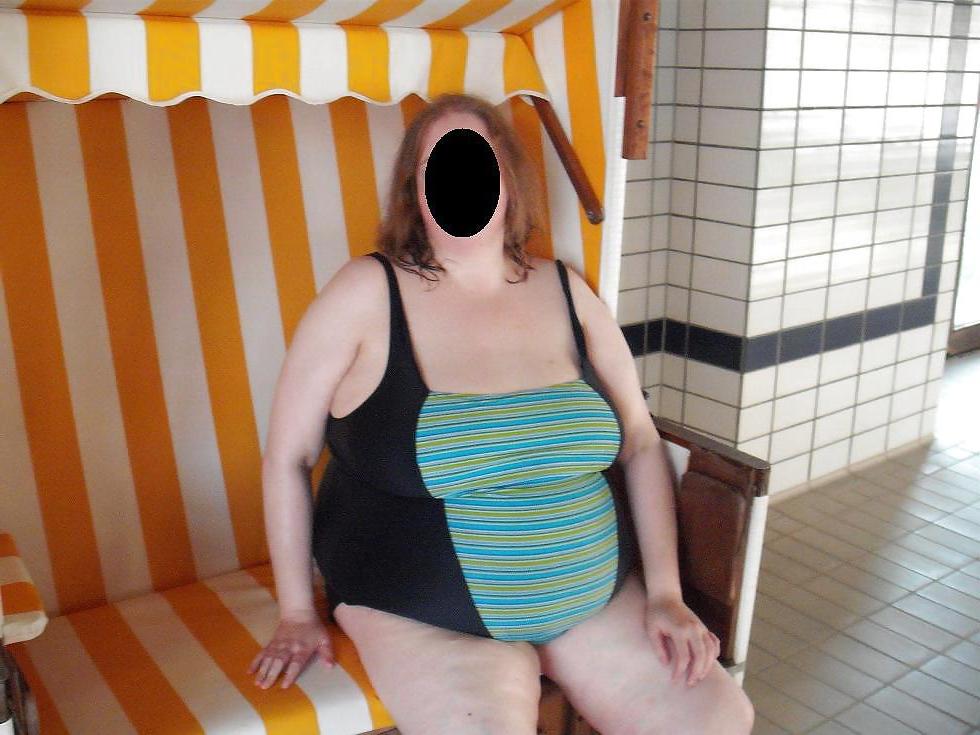 25P My wife in swimsuit 