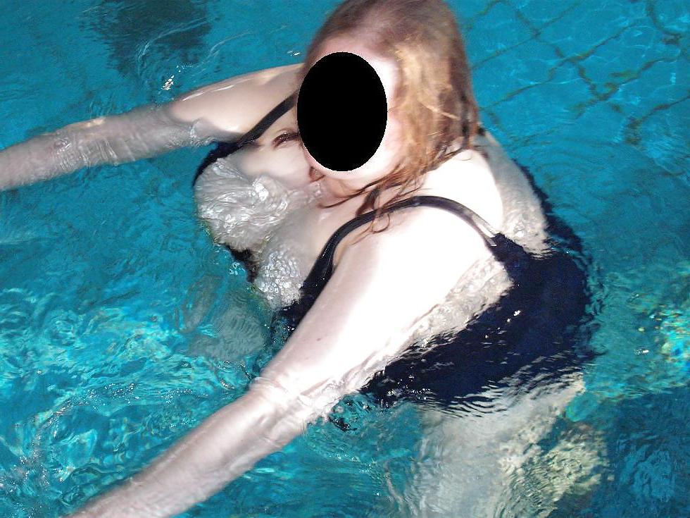 25P My wife in swimsuit 