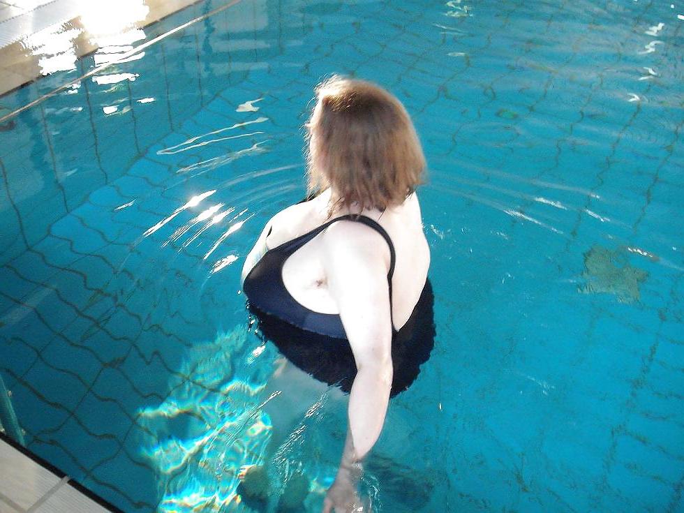 25P My wife in swimsuit 