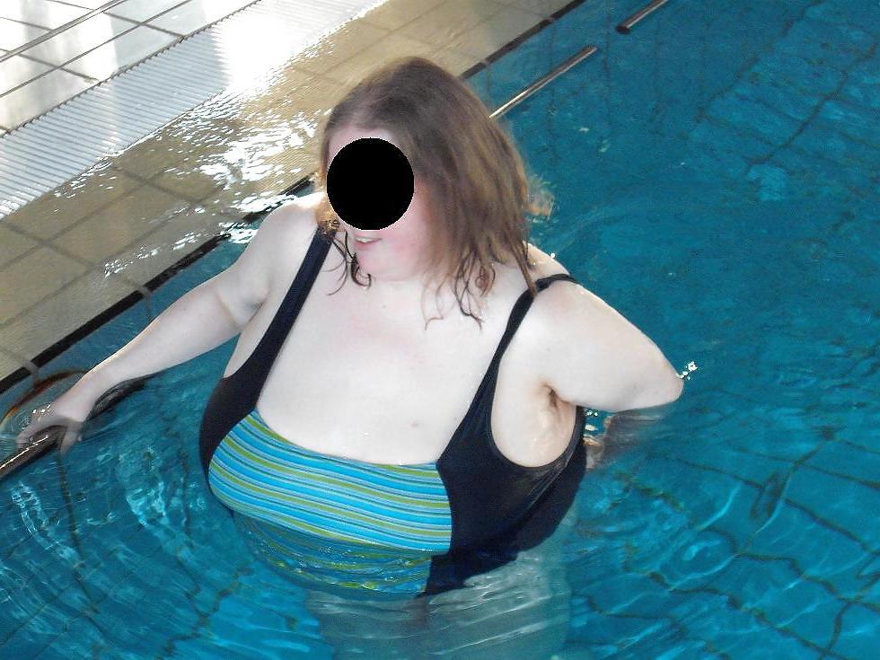 25P My wife in swimsuit 