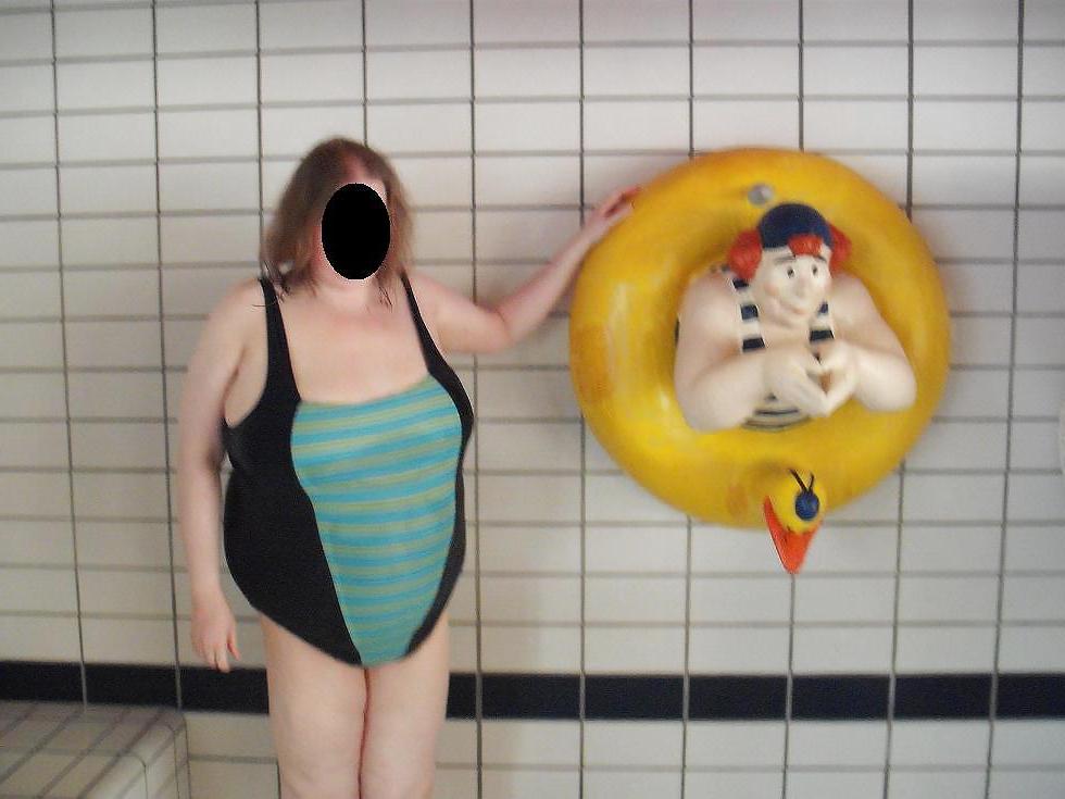 25P My wife in swimsuit 