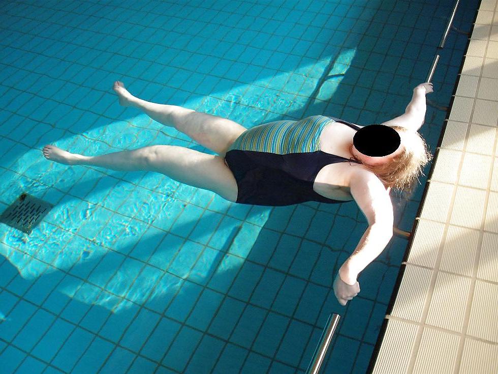 25P My wife in swimsuit 
