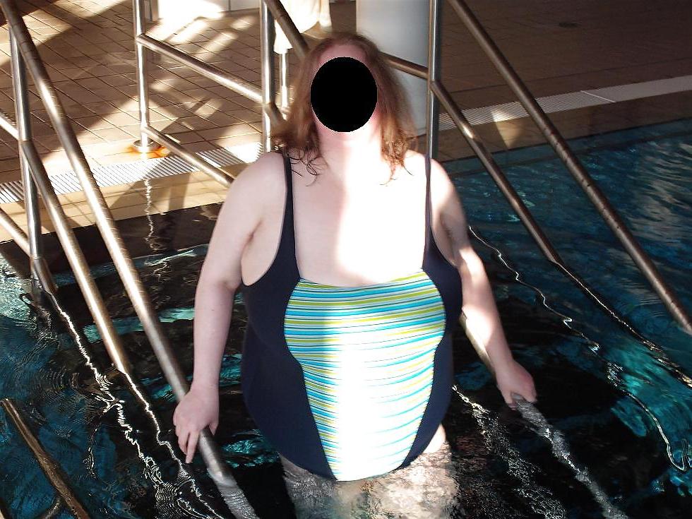 25P My wife in swimsuit 