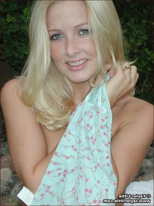 12P Sexy pornstar Taylor Little up close and personal