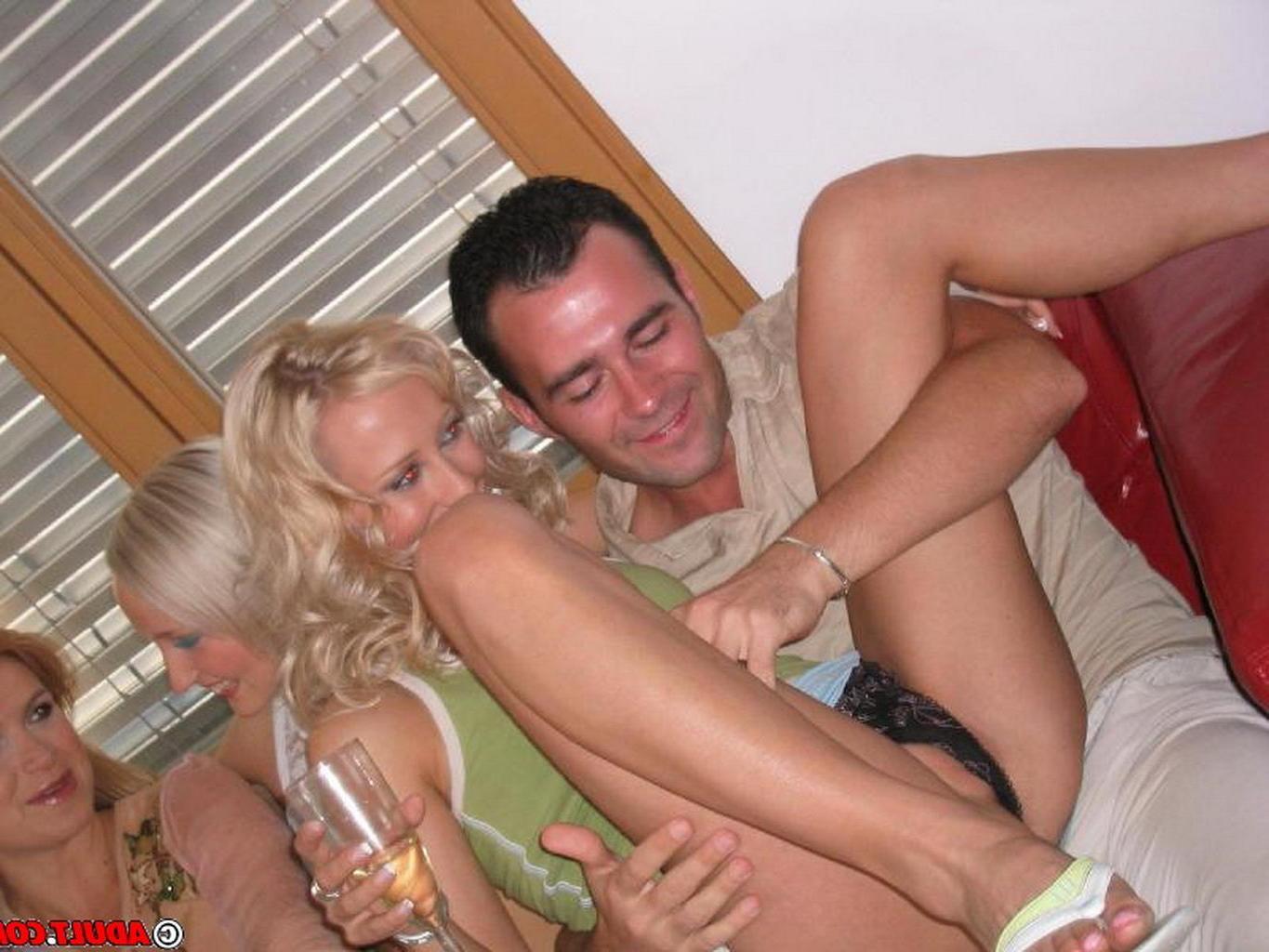 20P Hot babes show for a wild sex party