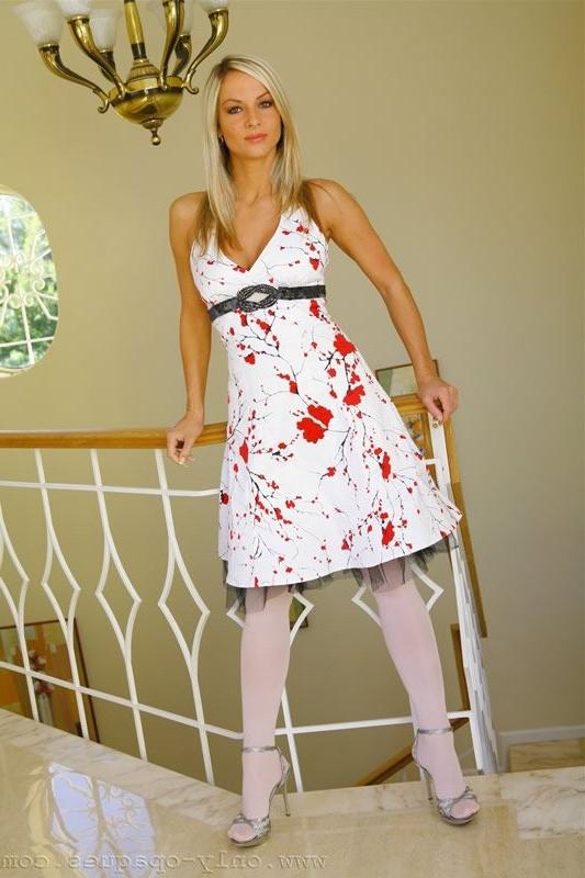 16P Tammy posing in her gorgeous opaque pantyhose