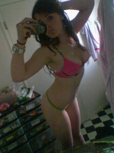 15P Gorgeous nude drunk girls posing on camera