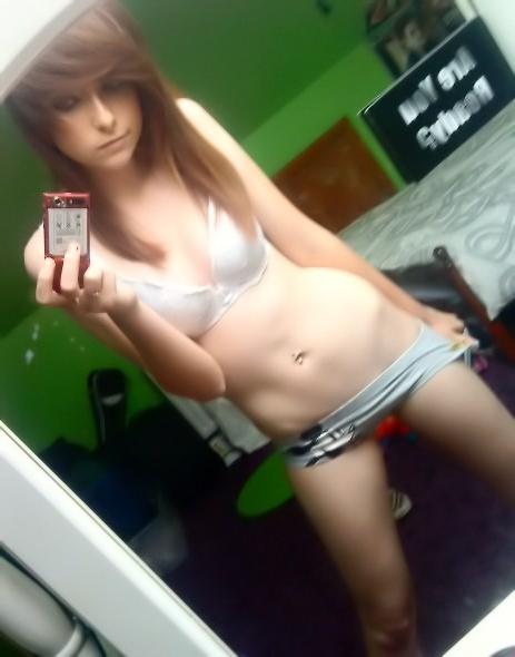 15P Gorgeous cute amateur busty teen posing on camera