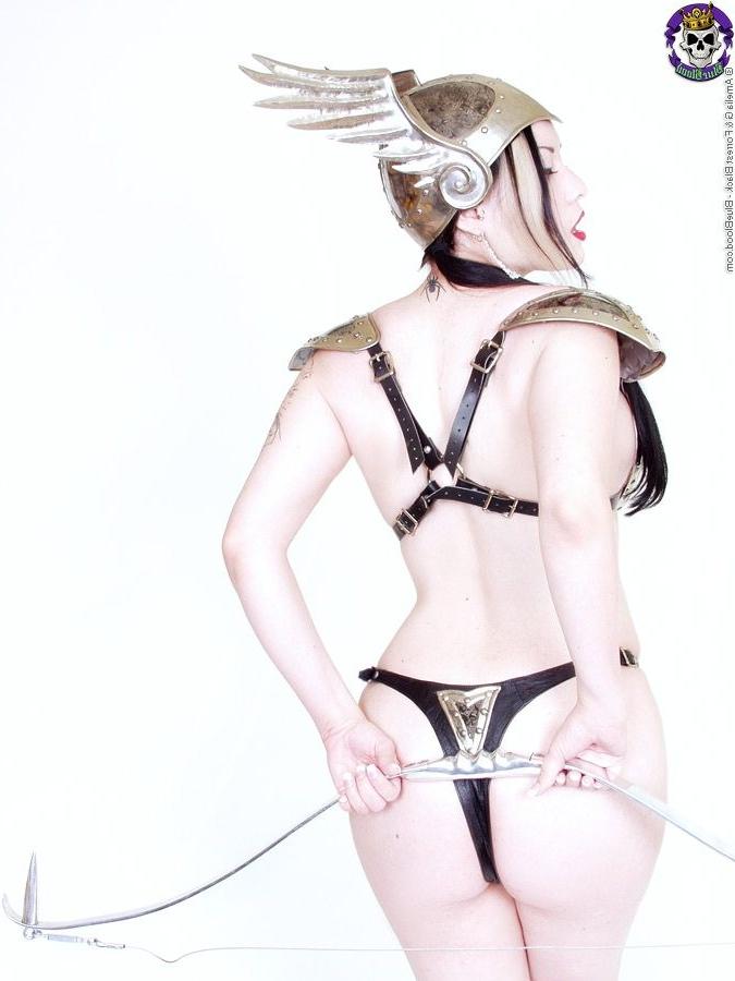 15P Topleass gothic valkerie vamp Dahlia in sexy armor
