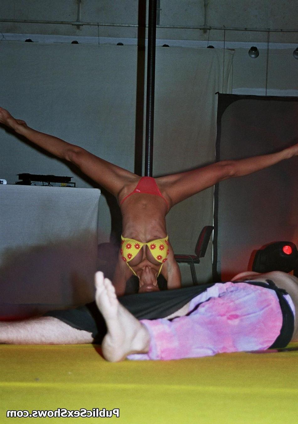 12P Pictures and videos from live sex events all over the world