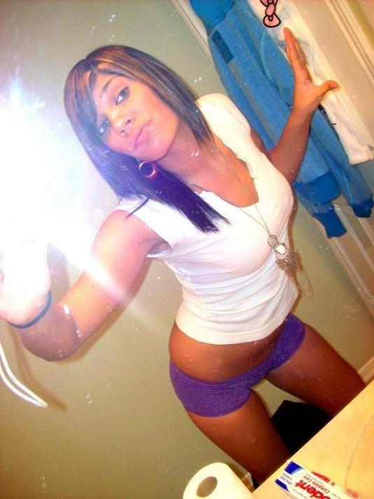 15P Gorgeous nude drunk girls posing on camera