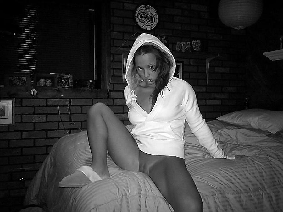 25P Sexy little brunette.