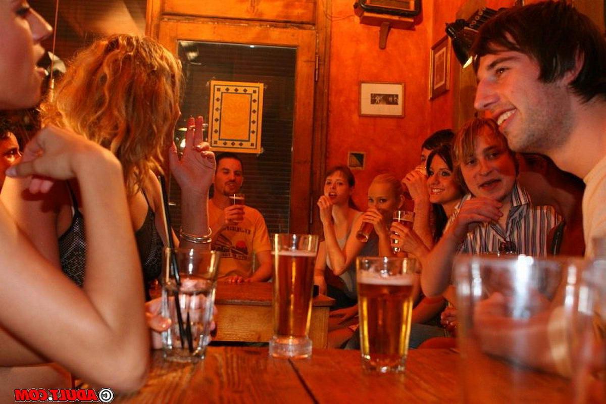 12P Hot babes at a wild Chicago sex party