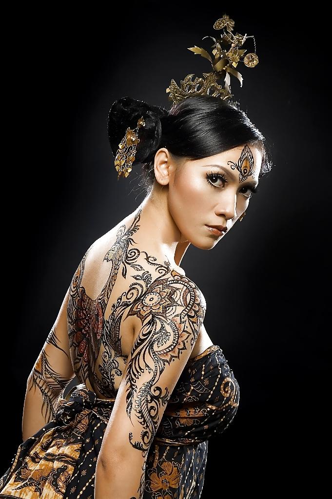 25P Body Painting