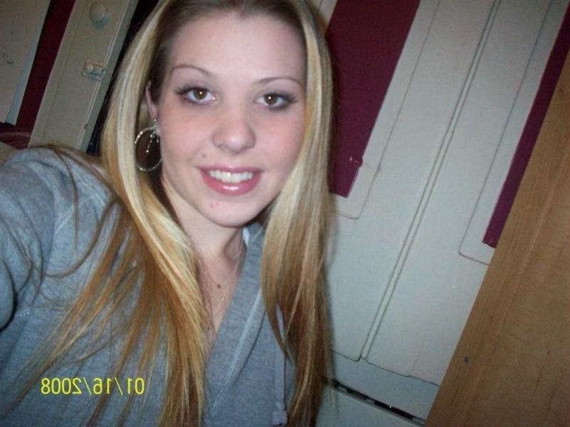 15P Gorgeous nude drunk girls posing on camera