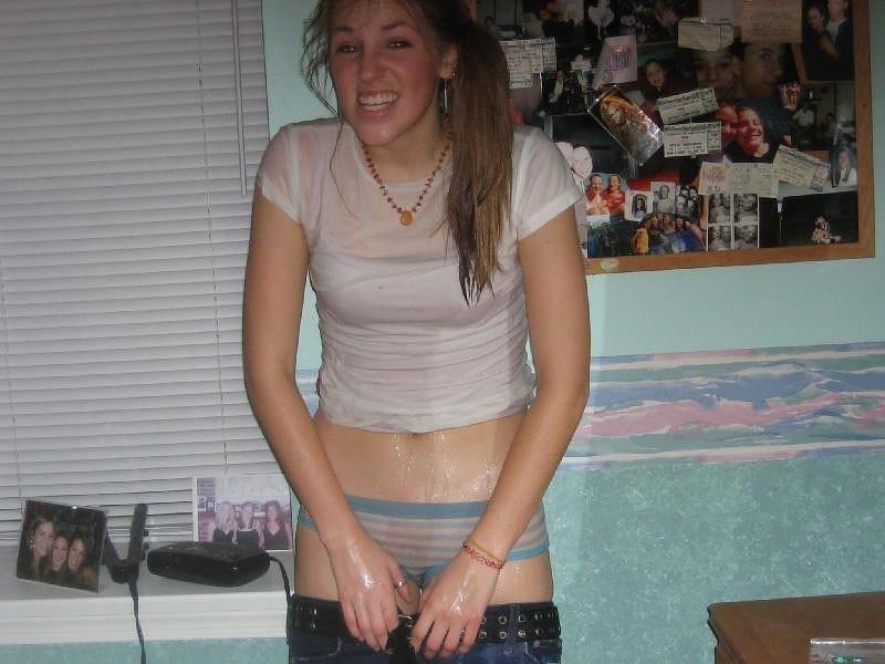 15P Gorgeous nude drunk girls posing on camera