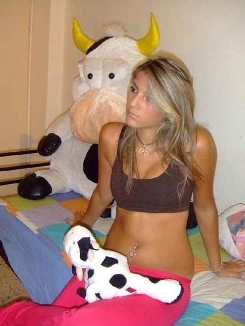 15P Gorgeous nude drunk girls posing on camera
