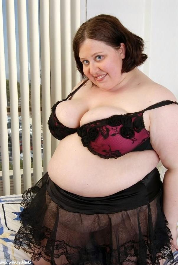 16P Fat hottie Jelli Bean playing her massive boobs