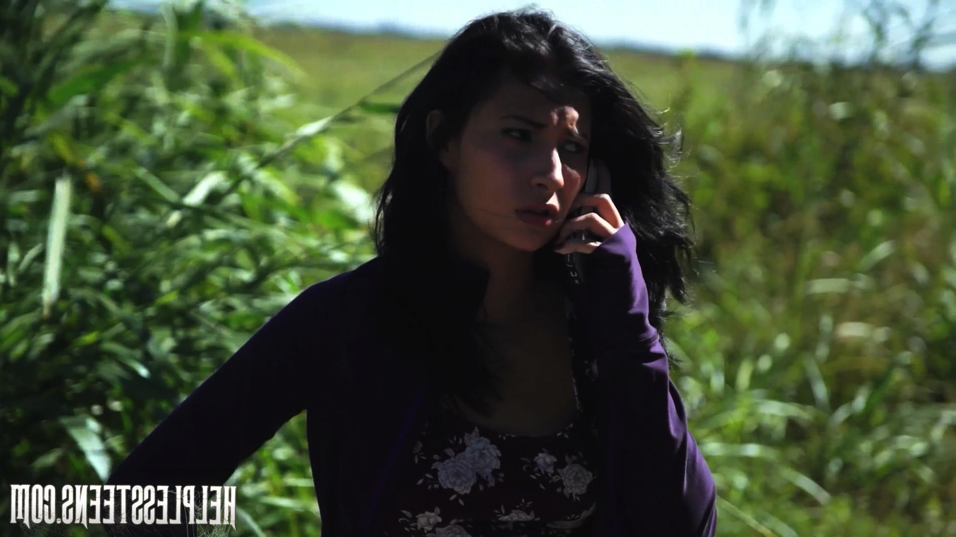15P Helpless teen Jade Jantzen has been walking for awhile and her phone can't find 