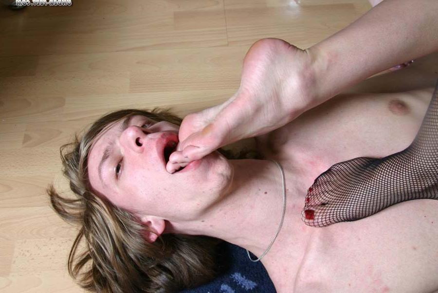 16P Curvy dom ladies can't stand the temptation stroking the slave's huge dick as he