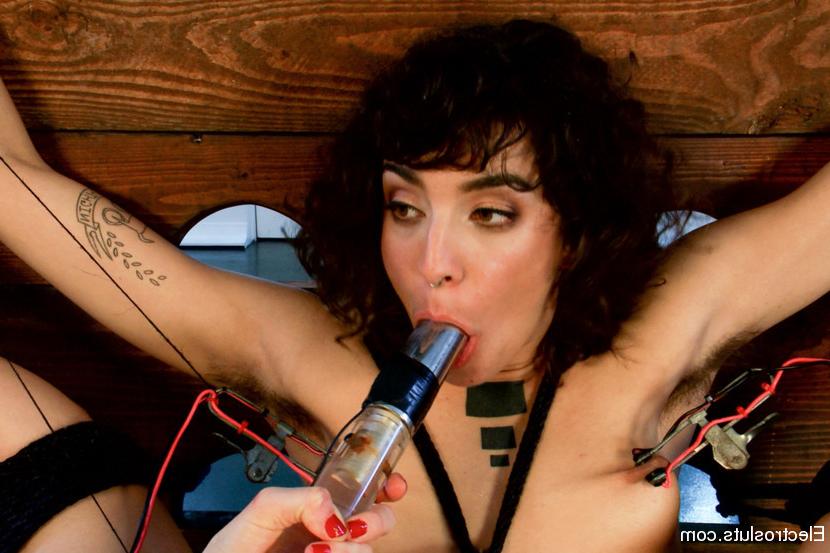 15P Hairy horny Bianca Stone show how tough she is for Electrosex!