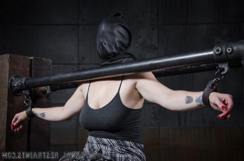 15P When you think of pipes you might think of a hot piece of ass like Bella Rossi s