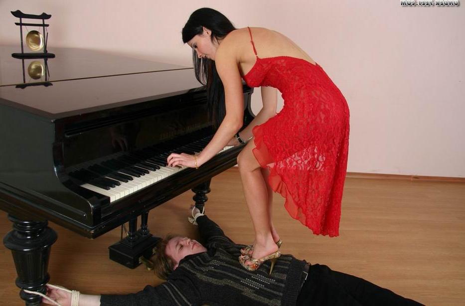 16P Pretty student humiliates her submissive music teacher at a grand piano
