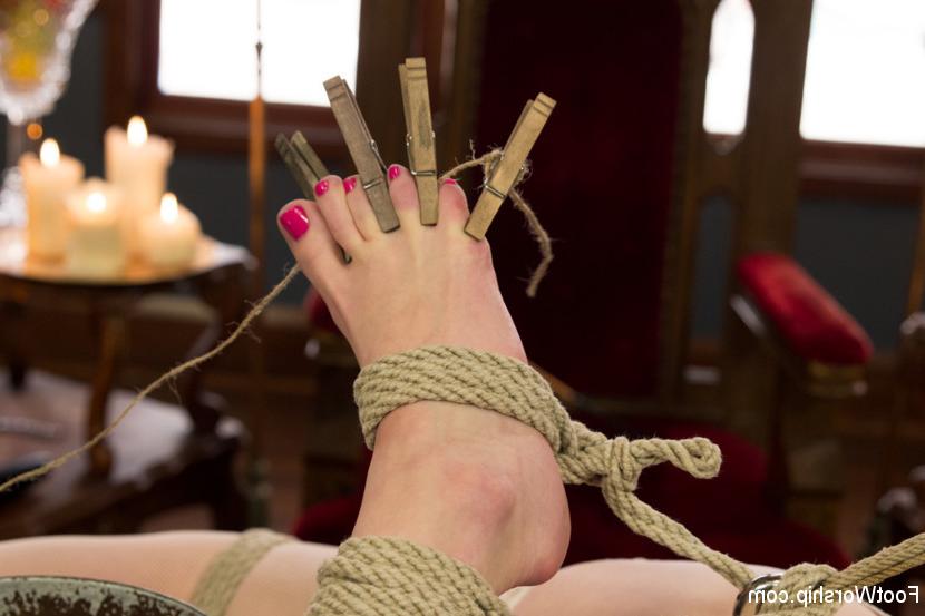 15P Aiden Starr inserts hers into both her slaves holes to orgasm!!!