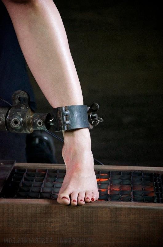 16P Elise Graves gets drilled in metal bondage wearing a red ballgag