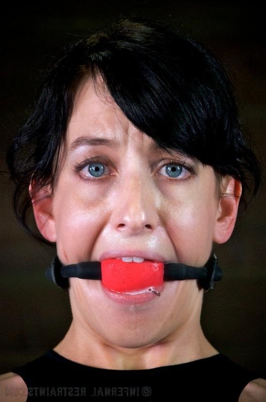 16P Elise Graves gets drilled in metal bondage wearing a red ballgag