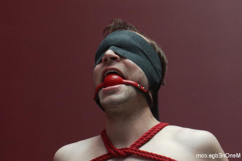 15P A straight jock with an ass to die for gets tied up and edged for hours.