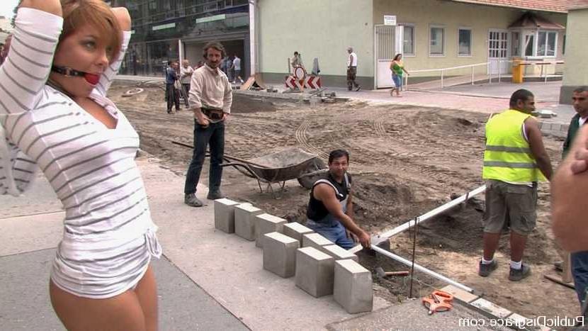 15P Süßes gefesseltes Mädchen, das Sperma isst und draußen harten Sex hat