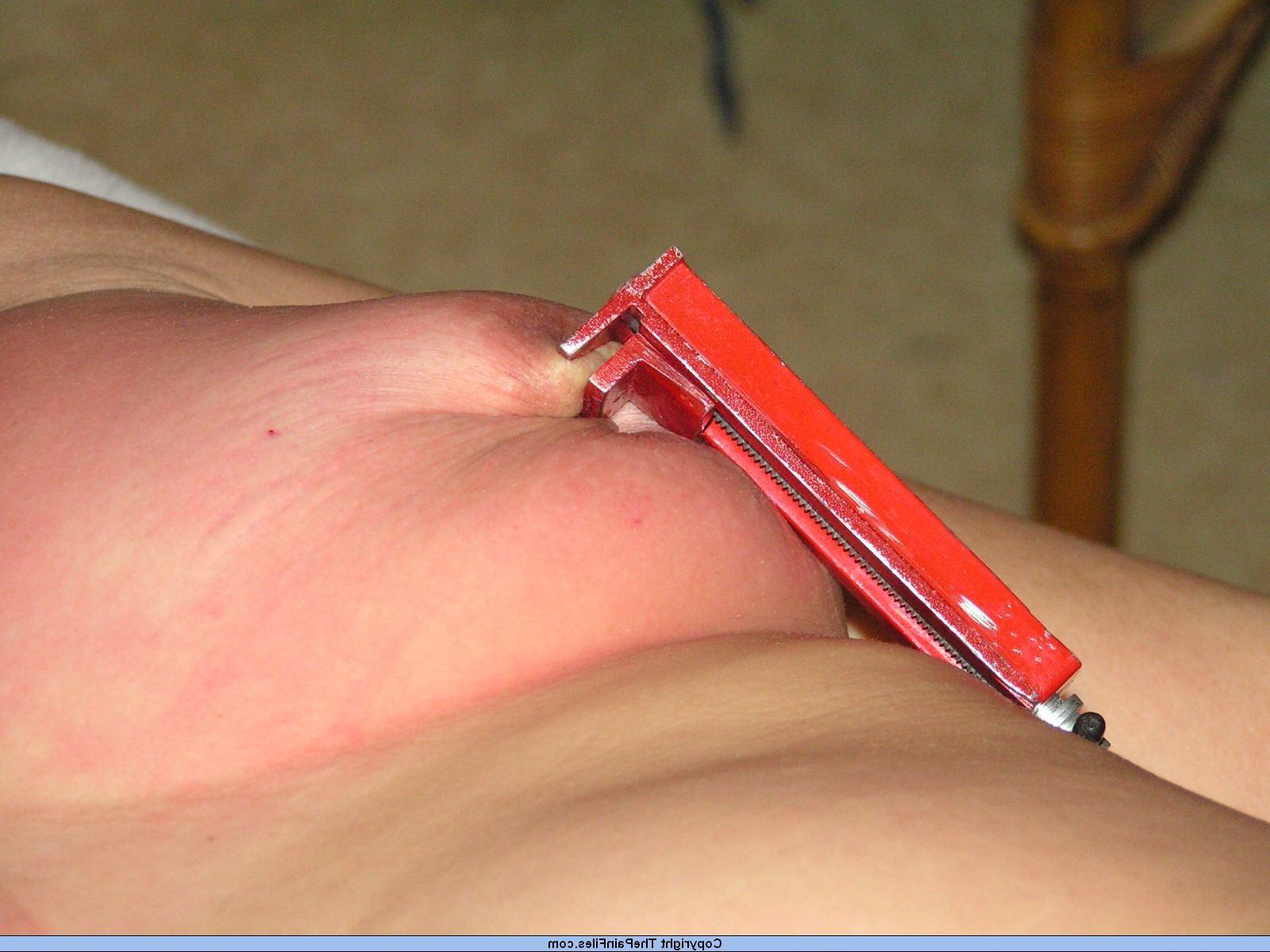 16P Amateur slavegirl in needle pain and foot torments