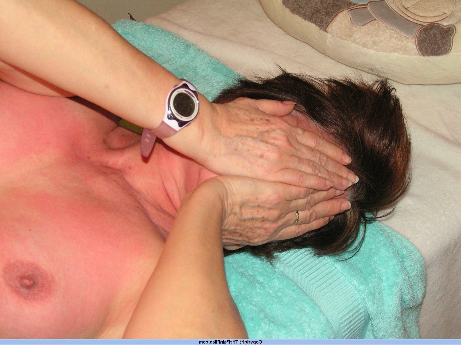 16P Amateur slavegirl in needle pain and foot torments