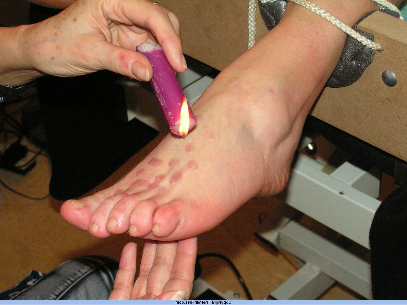 16P Amateur slavegirl in needle pain and foot torments