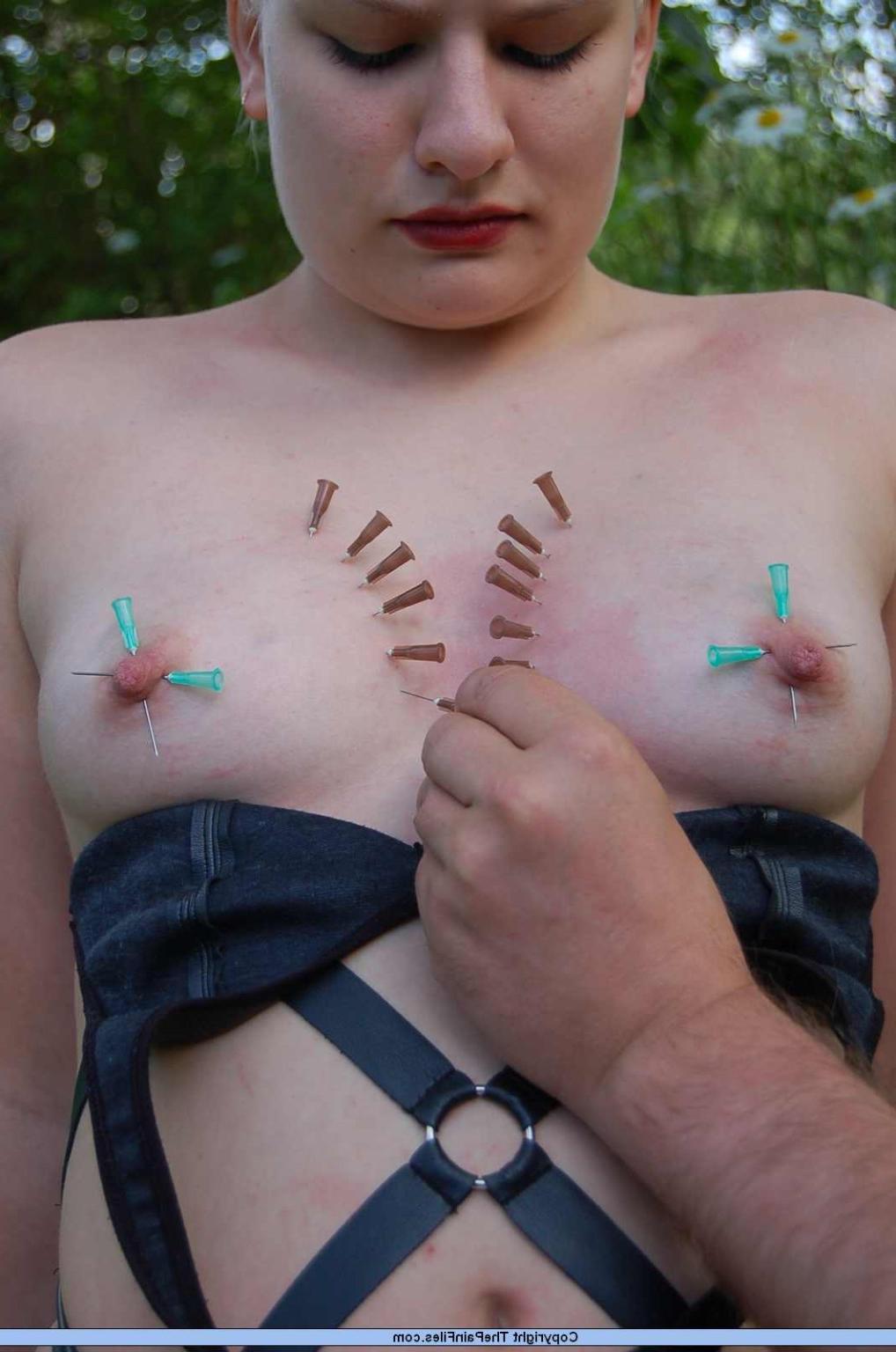 16P British slavegirl Chaos in needle pain outdoors