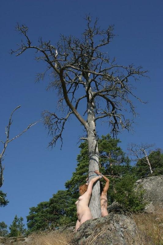 20P Two girls in outdoor bondage