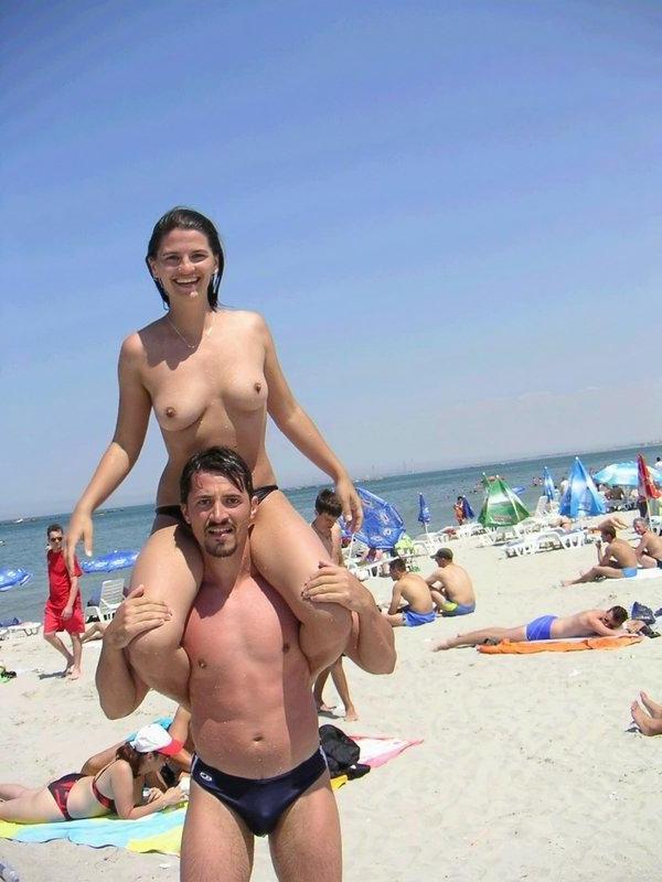 15P She's not shy about showing off her body in public