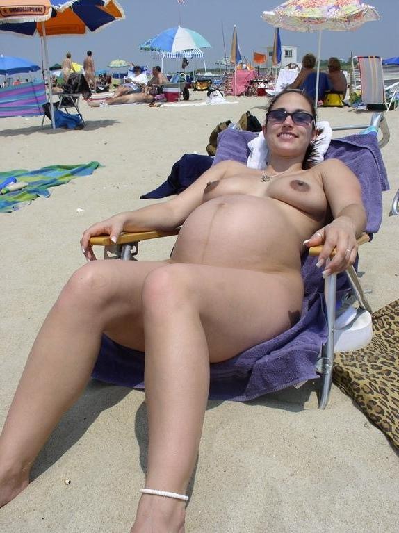 15P She's not shy about showing off her body in public