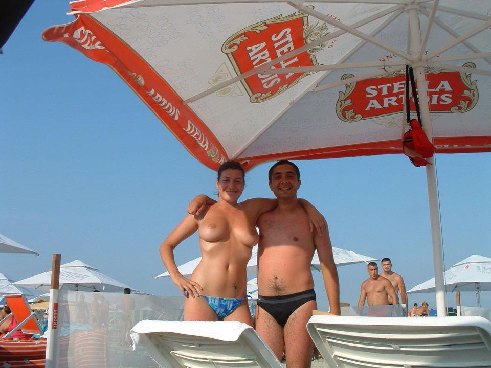 15P Amazing nude babe shows off her sexy naked body
