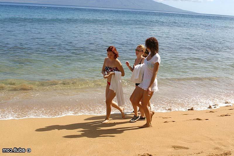 16P Beautiful nudist dykes having a steamy foursome on the beach