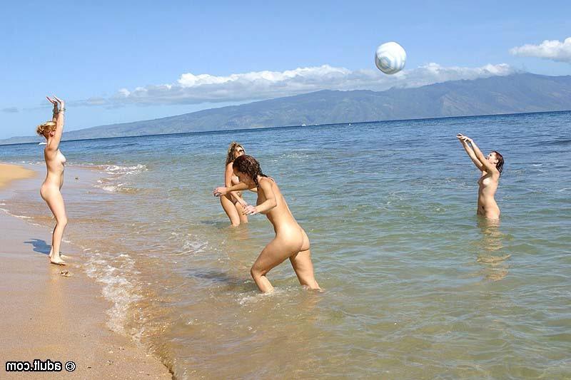 16P Nudist lezzies having a foursome on a sunny tropical beach