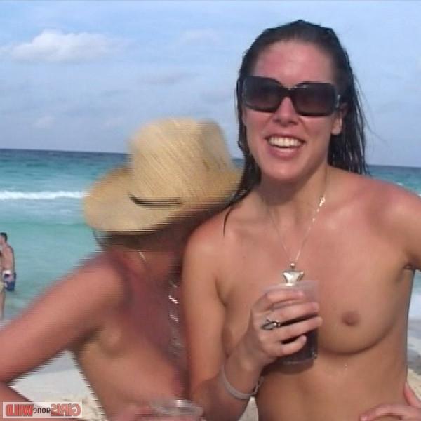 10P Drunk frisky babes on the beach