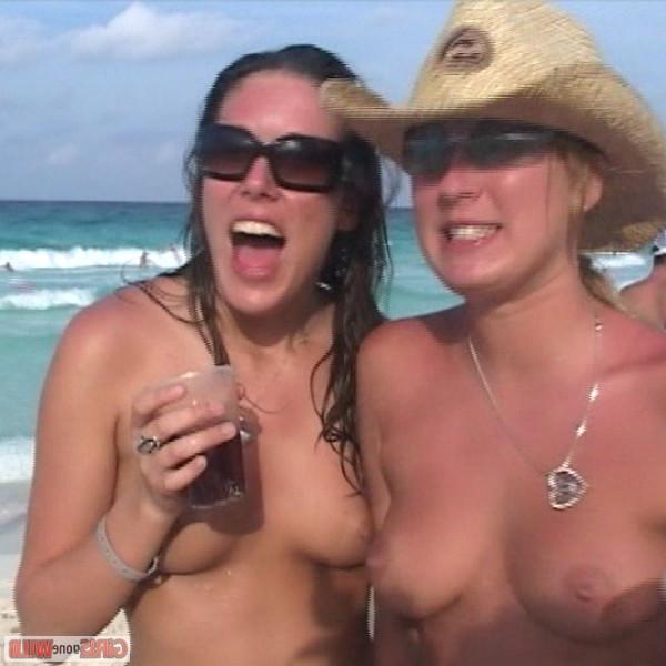10P Drunk frisky babes on the beach