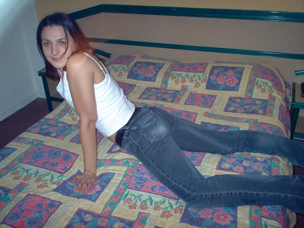 16P Nice French Girlfriend