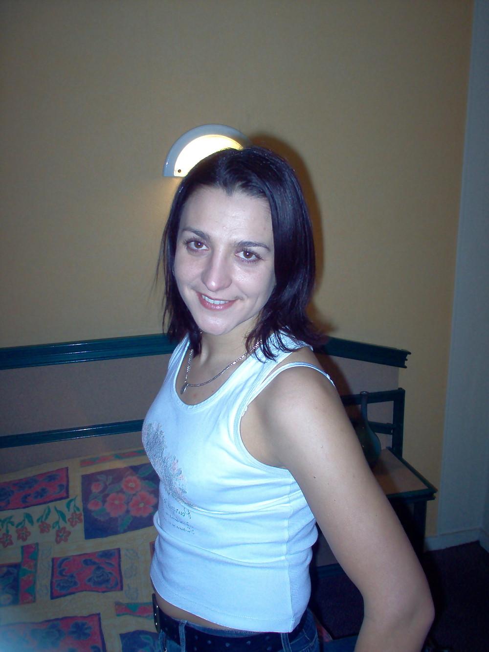 16P Nice French Girlfriend