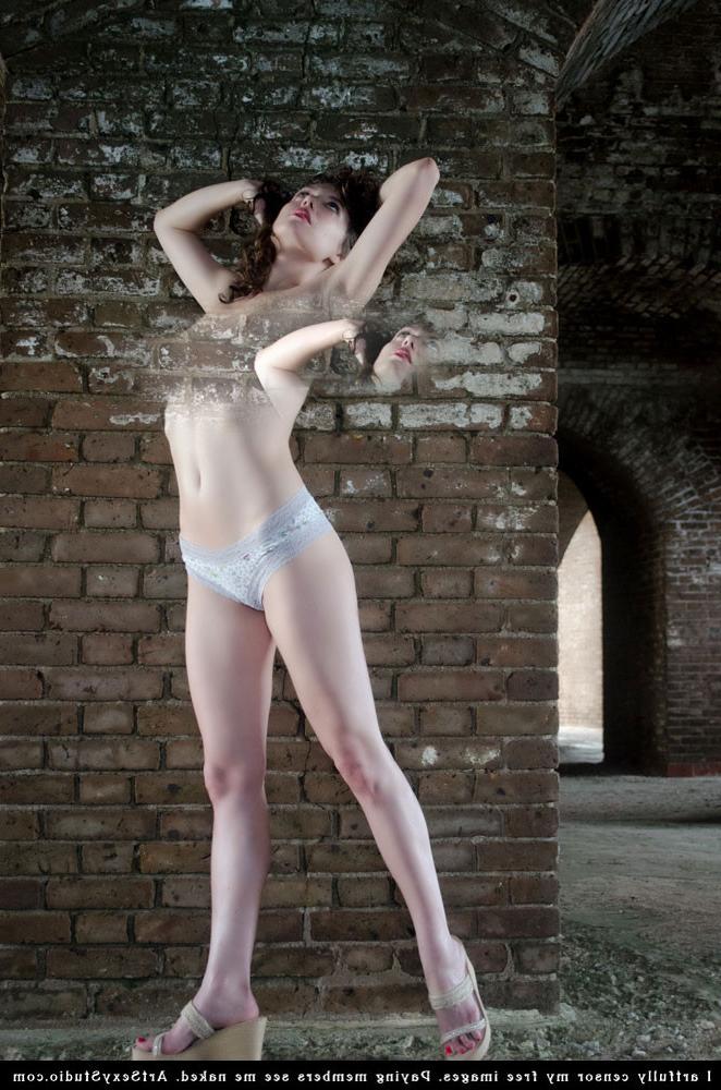 16P Sexy girl strips naked