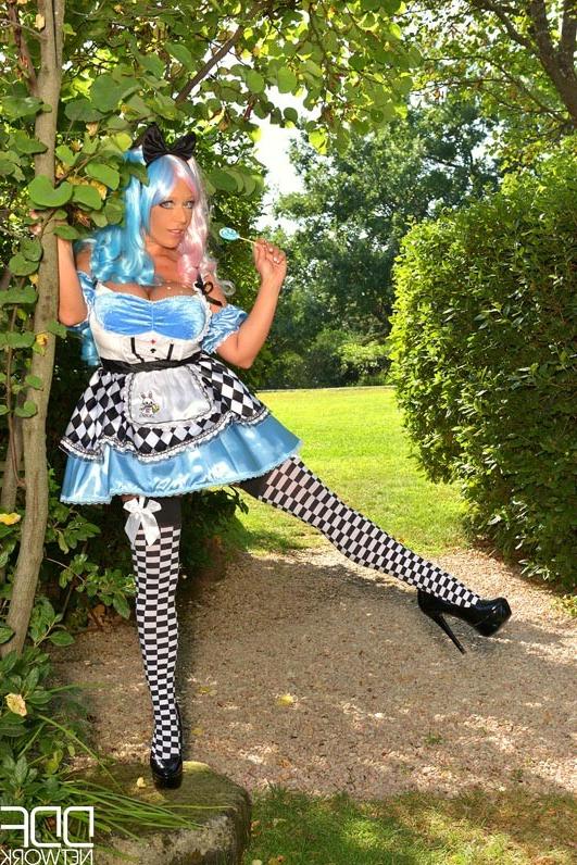 15P Hot Babe In Costume Unleashes Her Big Tits