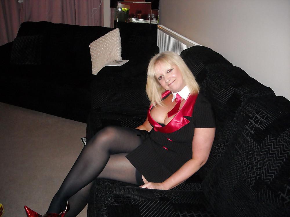 25P UK Amateur  Busty Blonde Mature