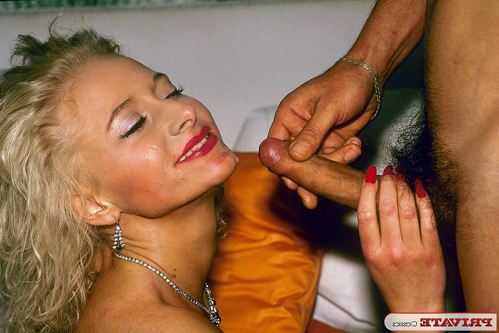 15P Classic retro threesome sex pictures